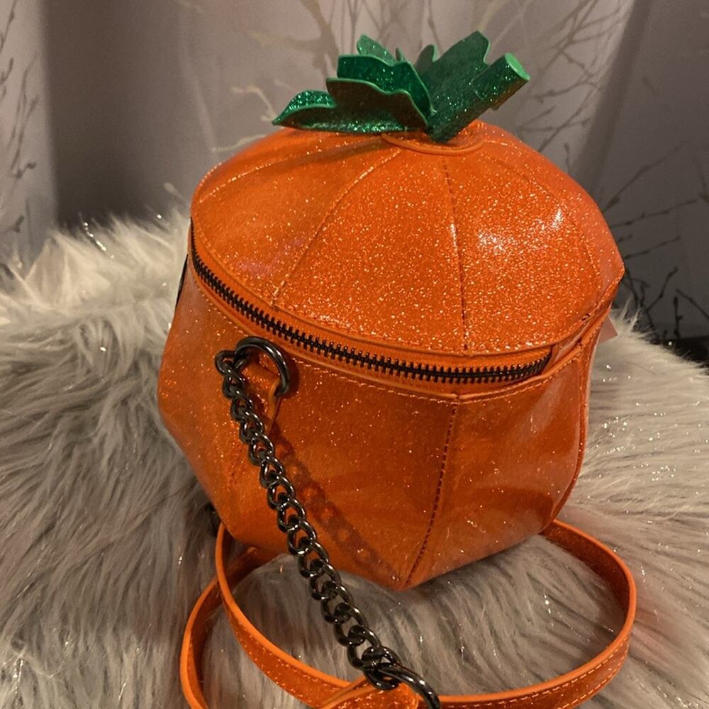 BNWT MAD ENGINE FINE BY ME Glitter Sparkle Pumpkin Halloween Crossbody Bag - Picture 3 of 7